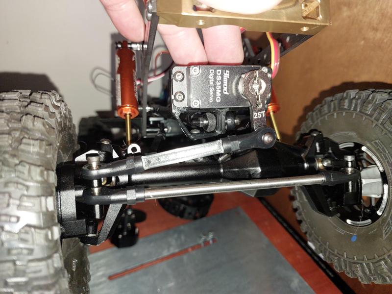 axial scx10 III portals 4 link servo on axle bracket