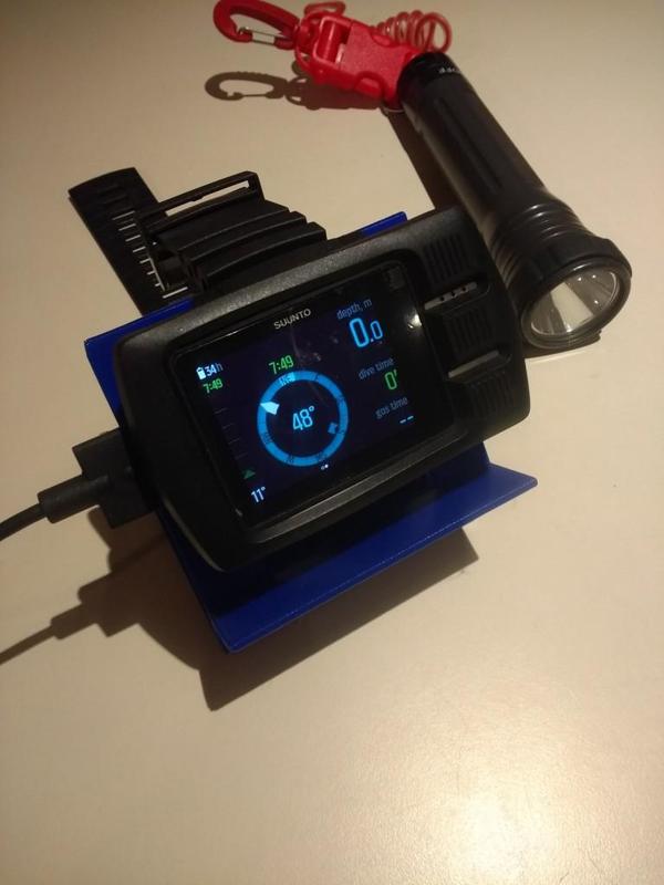 Eon Steel desktop stand