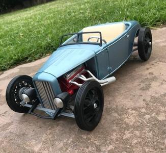 31 Freedom Roadster
