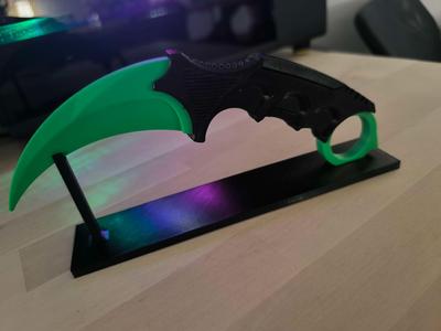 Karambit CS2 desk stand