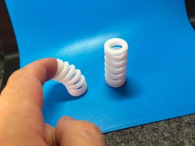 3D Printed Spring (PLA & TPU Versions)