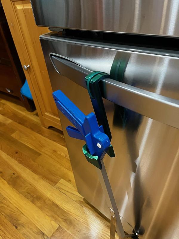 Fridge hanger for reach bar