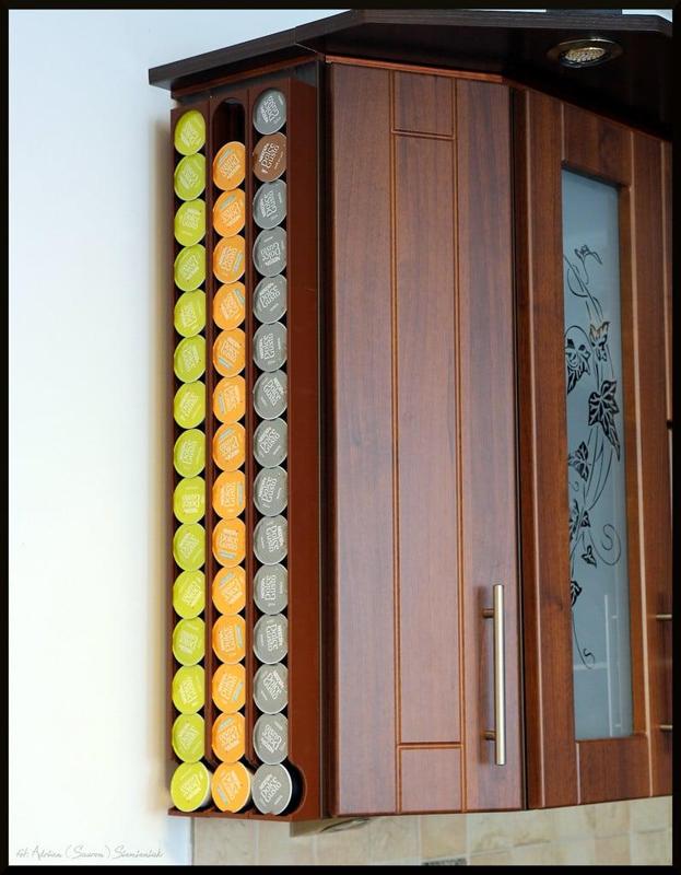 Dolce gusto capsule wall dispenser