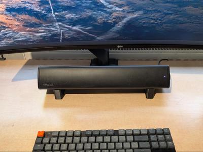 Creative Sound Blaster GS3 Soundbar tilted feet