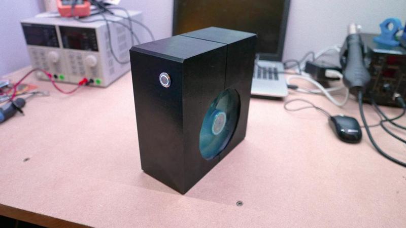 Screwless & silent mini ITX computer case