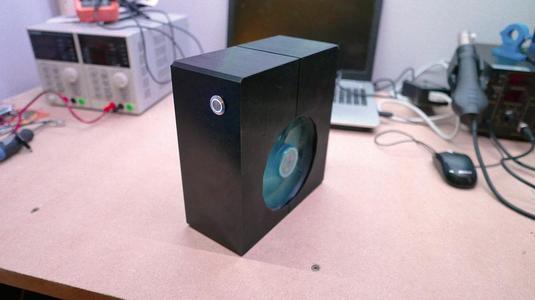 Screwless & silent mini ITX computer case