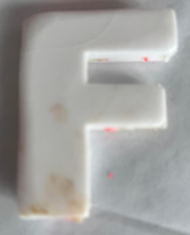 Cookie cutter in the form of a f read description 