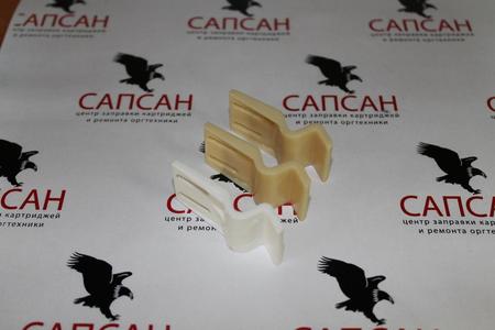 Screen clamp in the bathroom