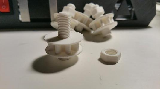  Screw pulley (Poulie à pas de vis et écrou)