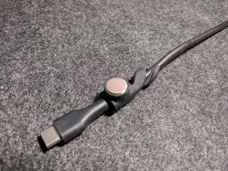 Cable magnetic holder