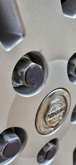 dust cap nut Chrysler 300 C