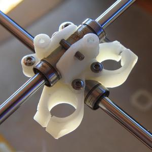 The Butterfly: lightweight and easy head mount for LM6UU crossbars (eg. Ultimaker)
