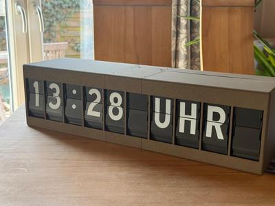 Legendary Split-Flap Display by David Kingsman