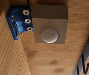 Motion detector with Light and temperature sensor