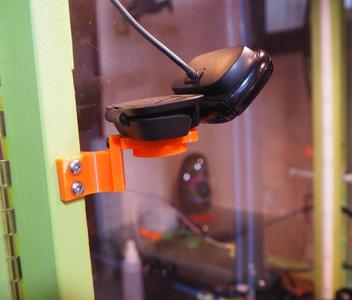 Logitech C615 and 1/4 UNC webcam eclosure mount + corner bracket