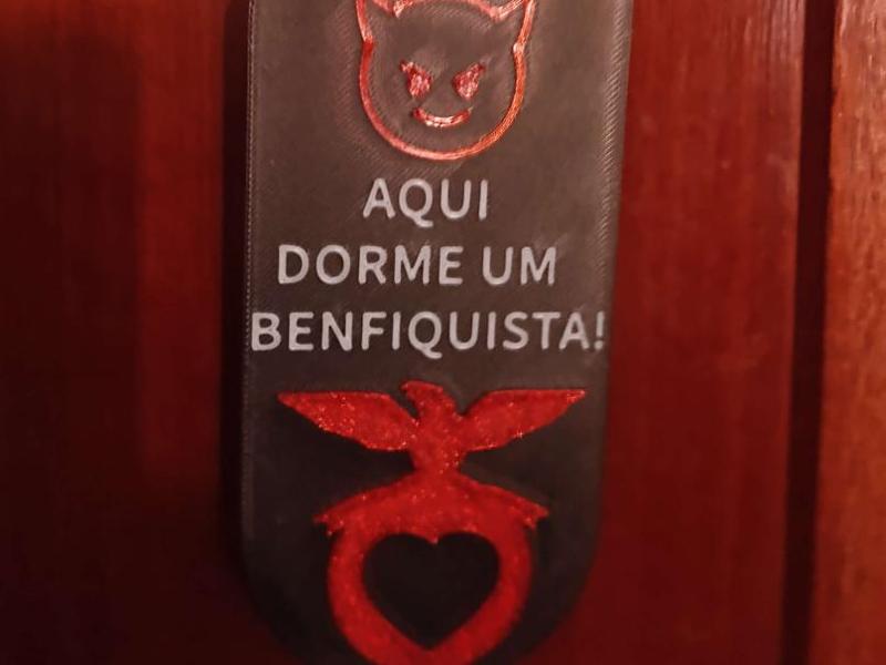 benfica door sign
