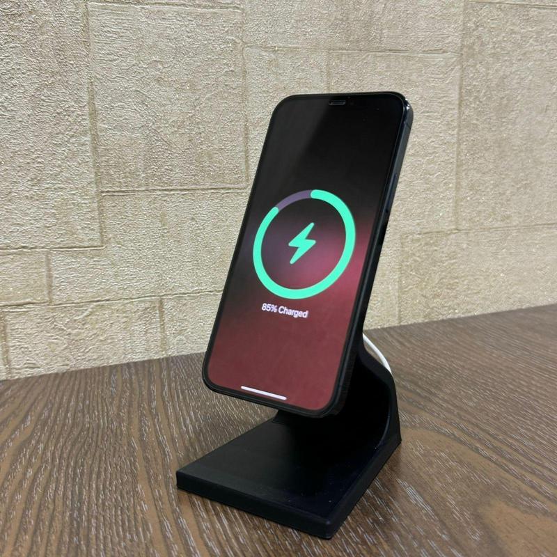 MagSafe iPhone Charging Stand