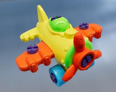 DISASSEMBLED DIDACTIC TOY AIRPLANE
