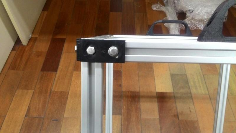 Corner Coupler 2020 M4 - Hypercube