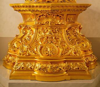 Baroque pedestal
