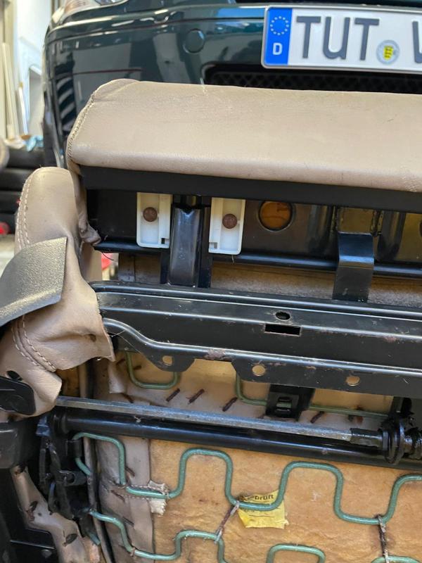 BMW E30 M-tech knee support plastic part