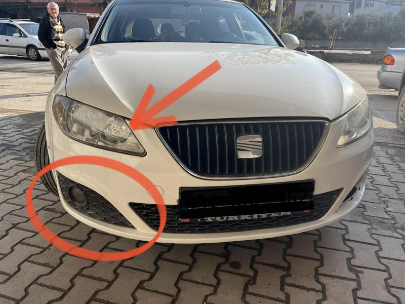Seat Exeo fog light frame