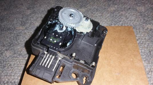 05-10 Ford Mustang A/C Blend door Actuator Gear Replacement