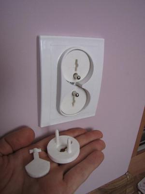 Anti-baby AC power socket safety plug (European version)