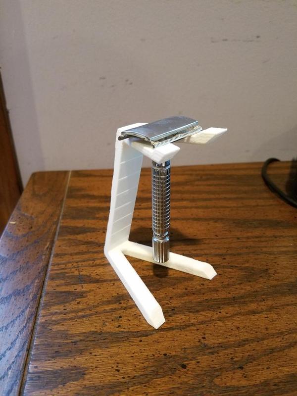 Razor Stand