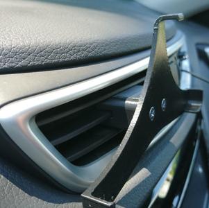 Clamp for phone etc Nissan X-Trail XTrail T32 (Rogue) for Ventilation outflow