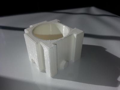 Interlocking dovetail-sided box for small 1/2 oz. eyedroppers and 15mL e-juice bottles