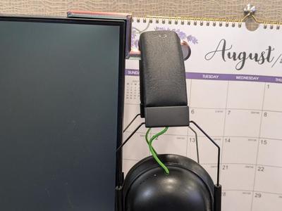 Headphone Hanger for ultra-thin bezel monitors