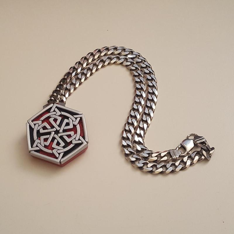Secret geometry medallion