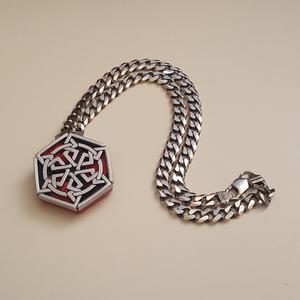 Secret geometry medallion