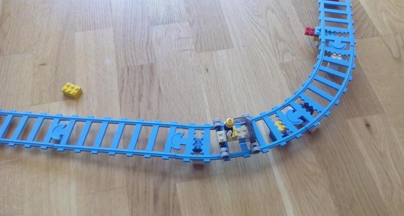 lego "rail" track for "Wide LEGO Wheel Rim"