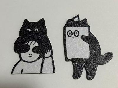 Funny Cat Face-Covering Fridge Magnet (Black and White)