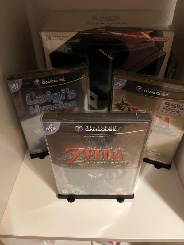 Nintendo Gamecube & Wii Clear Case Stand