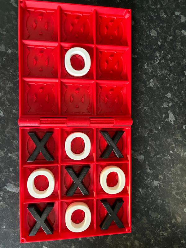 Tic-Tac-Toe / Noughts and crosses