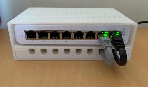UniFi Switch Lite 8 POE : Desktop Stand