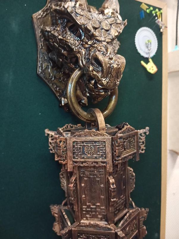 THE DRAGON'S HEAD.LANTERN MOUNT