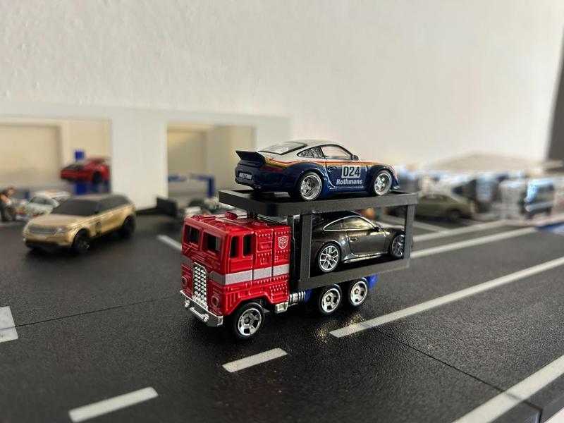1/64 Hotwheels Truck print for another two cars