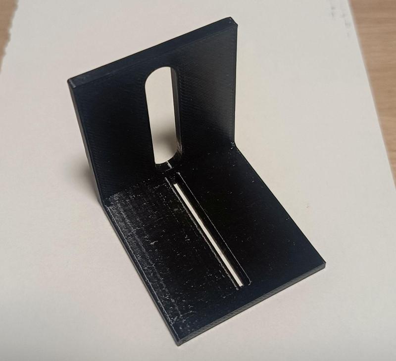 Marking tool for wooden dowels