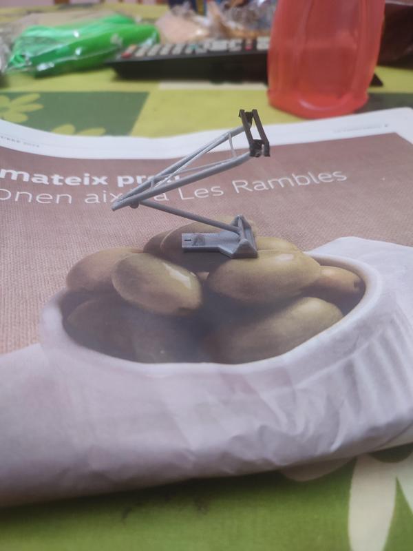 Removed the pins - Quitado los pines (Pantograph Train universal for DIY)