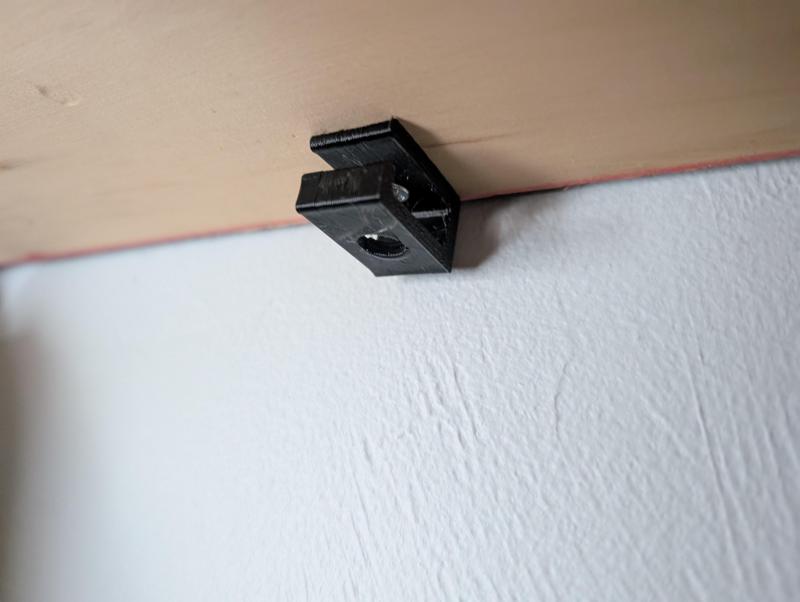 HAT HANGER HORIZONTAL SHELF