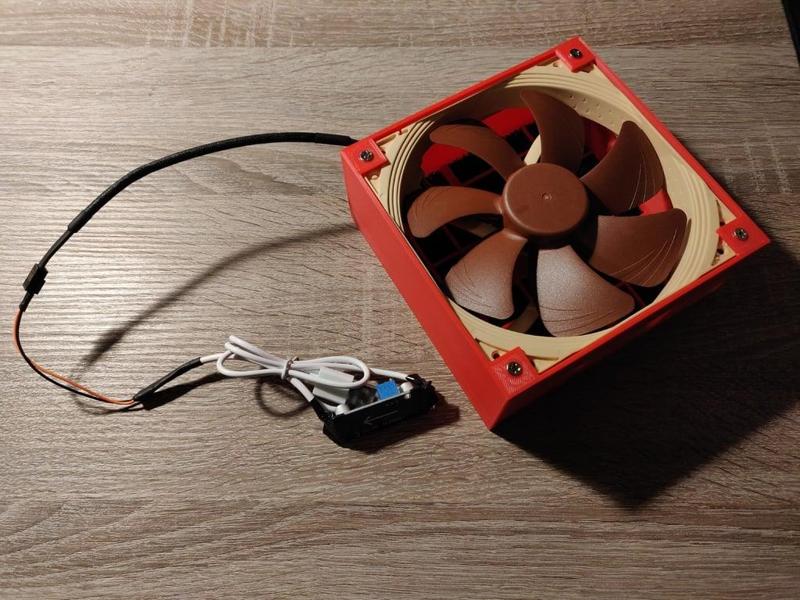 Solder fumes extractor - 140mm computer fan