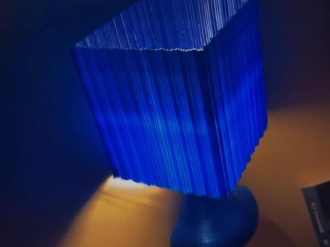 defekt lamp (lamp embedded in the wall)