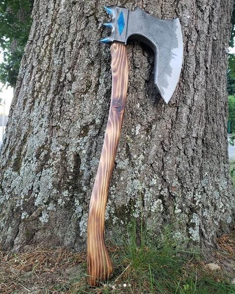 Spiked Bearded Axe