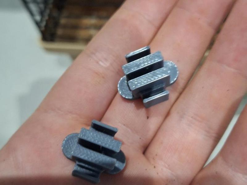 holder for a hamster cage on a platform