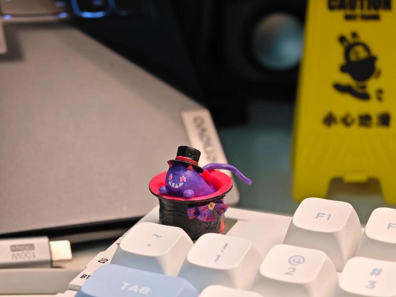 Genshin Impact Lyney mischievous hat cat keycap