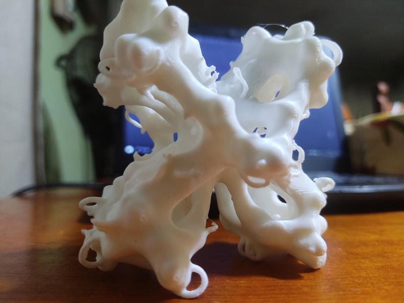 Dynamic fluid molecular structure